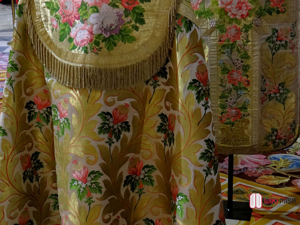 صورة لـ اللون الديباج من القرن التاسع عشر وهذا التطريز هو المقصود به في عهد الخليفة المأمون 