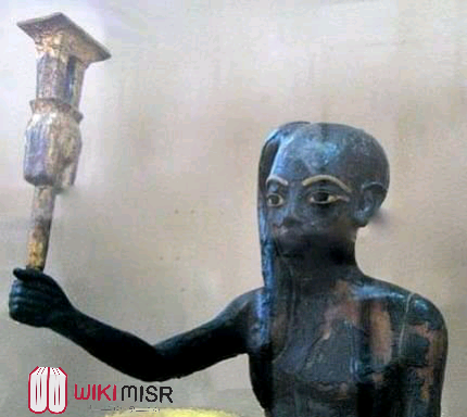 تمثال للإله إيحى، من كنوز الملك "توت" وفق العقيدة المصرية القديمة 