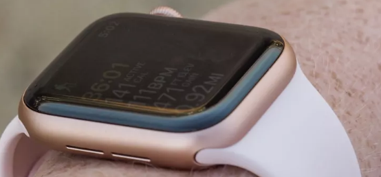 أبرز 10 نقاط عن مواصفات ساعة آبل الإصدار الخامس Apple Watch Series 5