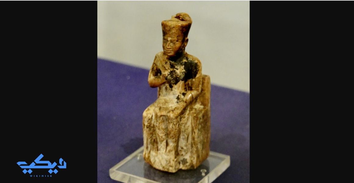 تمثال الملك خوفو بالمتحف المصرى.