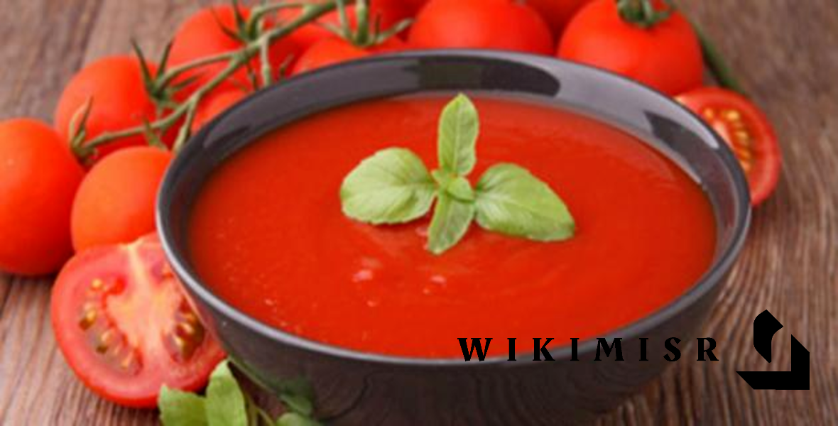 طريقة عمل شوربة الطماطم بوصفات أشهر الطهاة