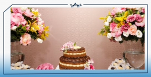 زهور على التورتة