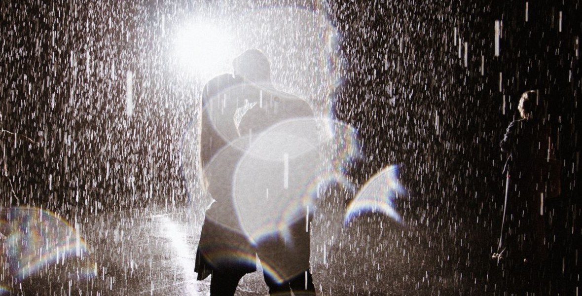 صور رومانسيه تحت المطر
