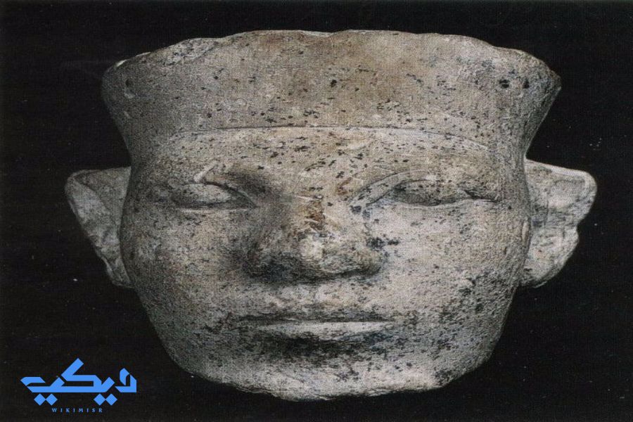 رأس تمثال منسوب للملك نارمر، متحف بترى.