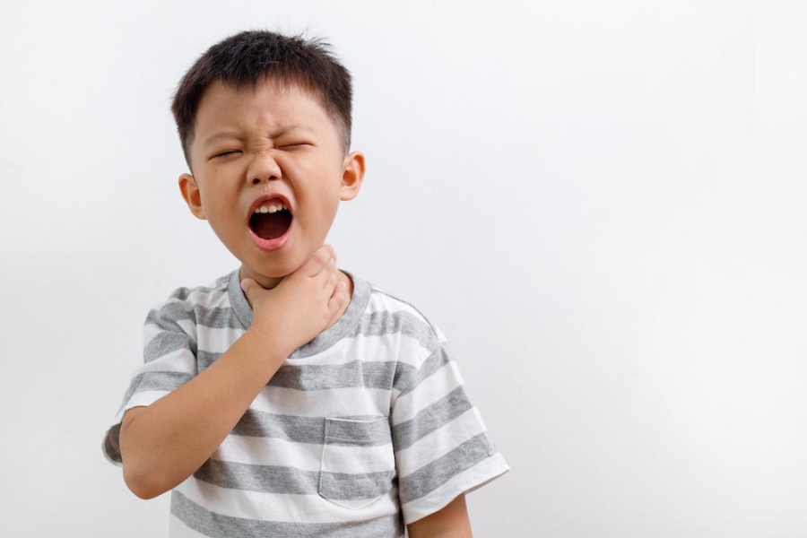 أعراض التهاب الحلق عند الأطفال