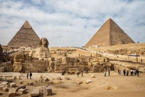 خرافات وأساطير:أسطورة قوم عاد بناة الأهرام