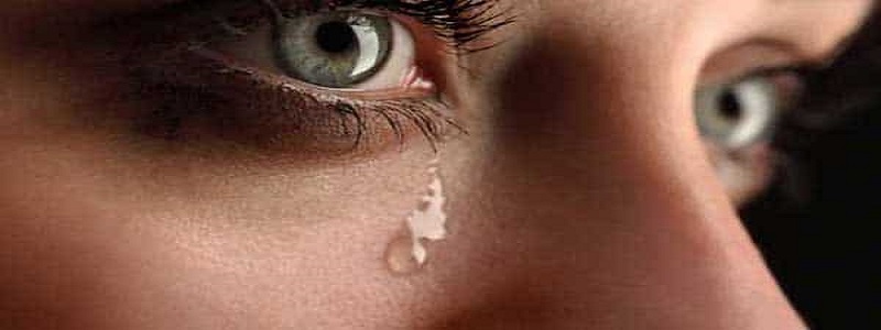 تفسير البكاء في المنام للعزباء والمتزوجة