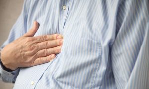اعراض ارتجاع المرئ و7 طرق طبيعية لعلاجه