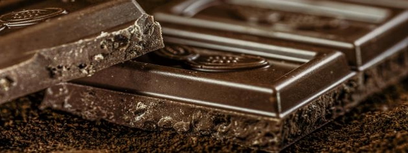 فوائد الشوكولاتة الداكنة للرجال