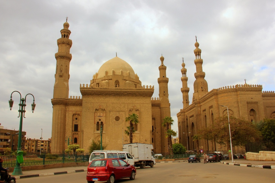 مسجد ومدرسة السلطان حسن: تحفة معمارية إسلامية
