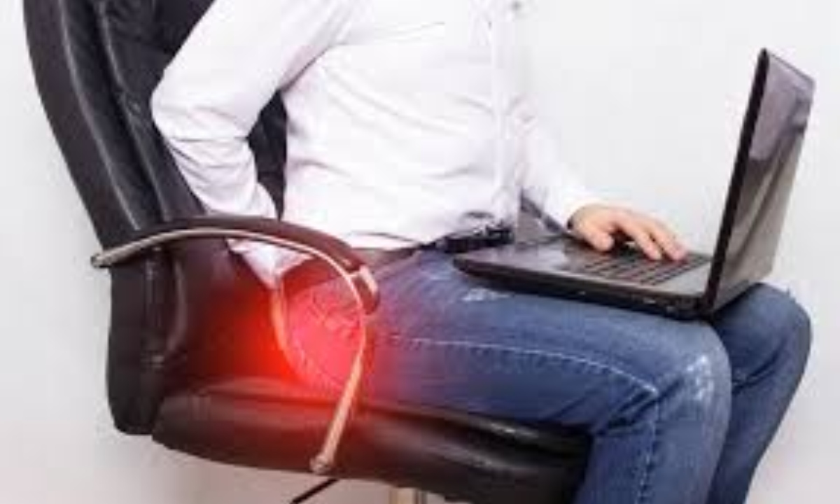 ألم المستقيم عند الجلوس ما الذي يسببه وطريقة العلاج الطبية