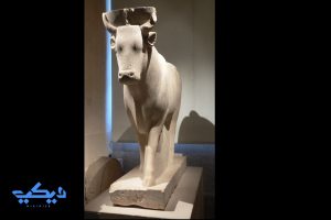 تمثال للعجل أبيس عثر عليه في السرابيوم