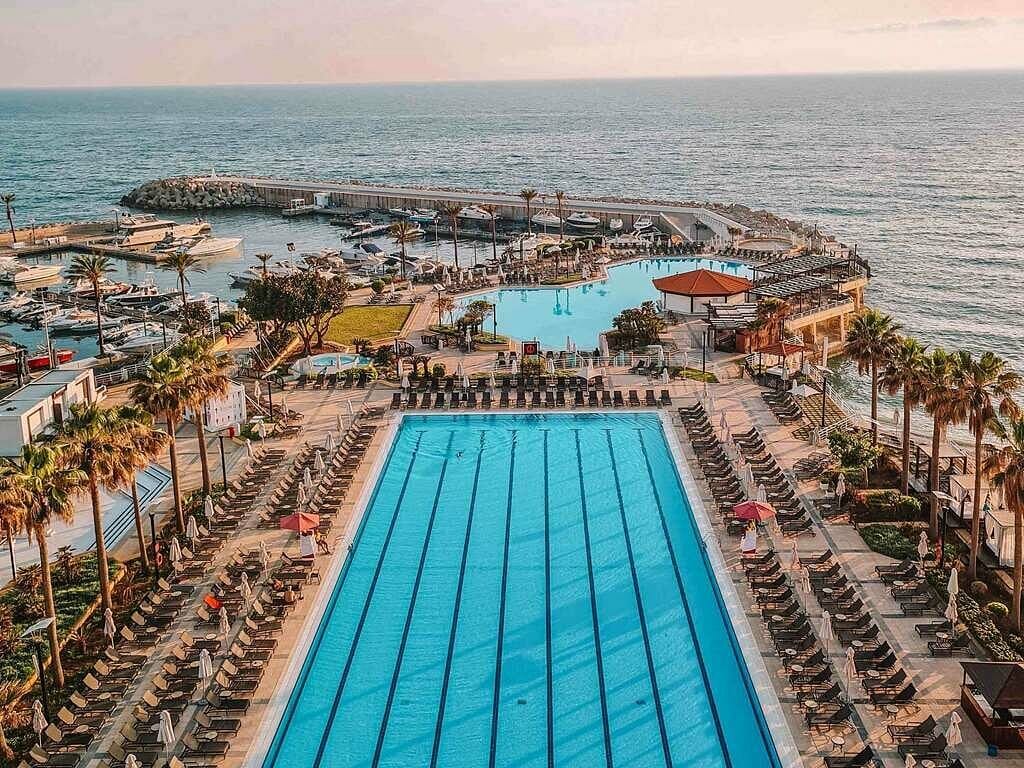 فندق فى لبنان