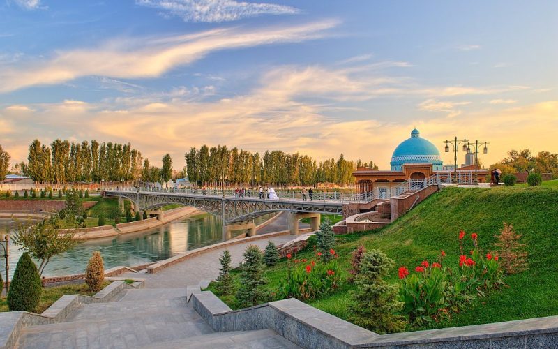 السياحة في أوزباكستان للشباب