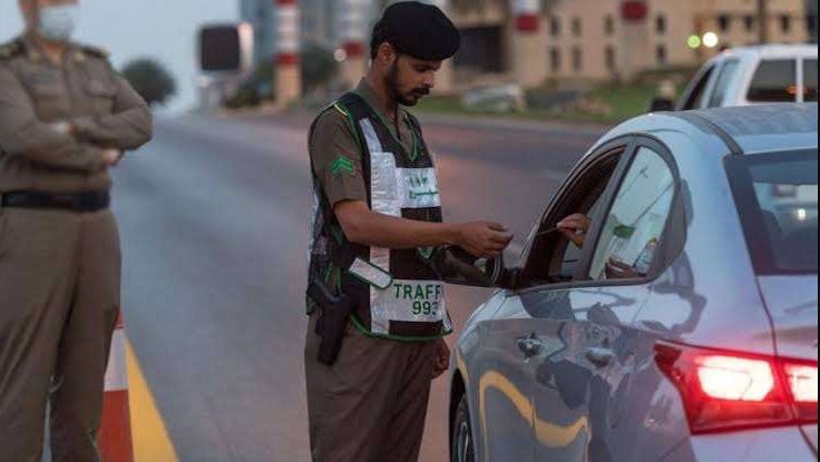 عقوبة عرقلة حركة السير ومخالفات تعرض السلامة للخطر في السعودية