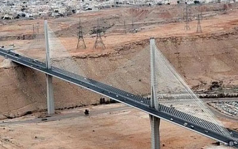الجسر المعلق في السعودية